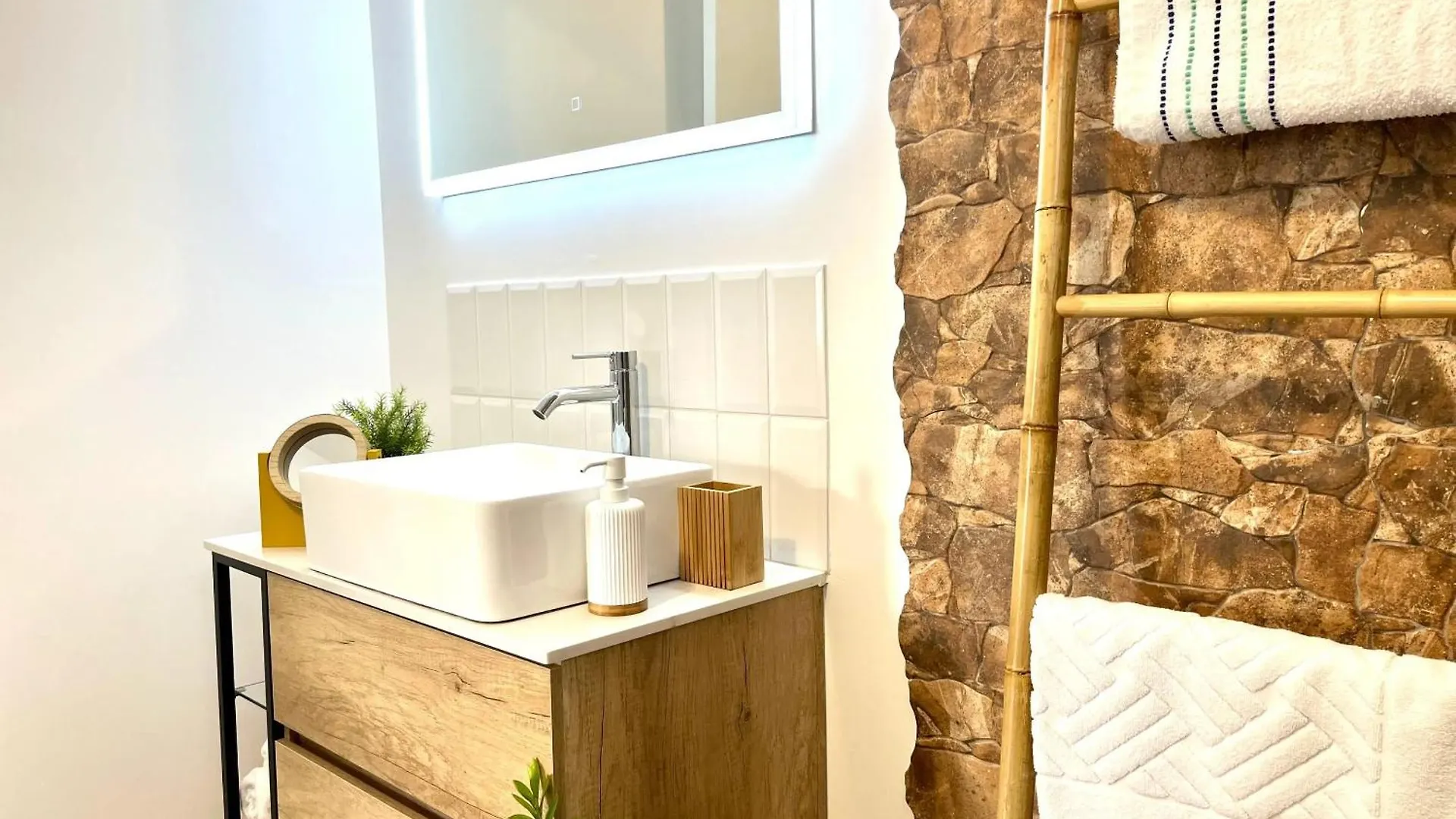 Appartement Charmant A Ducos Avec Terrasse - 48 M² Et Jardin Διαμέρισμα