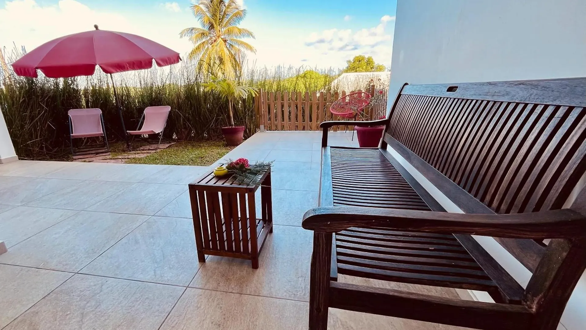 Διαμέρισμα Appartement Charmant A Ducos Avec Terrasse - 48 M² Et Jardin
